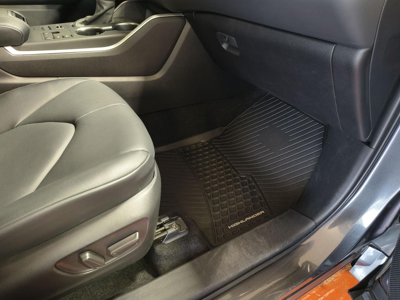 2024 Toyota Highlander XLE Photo