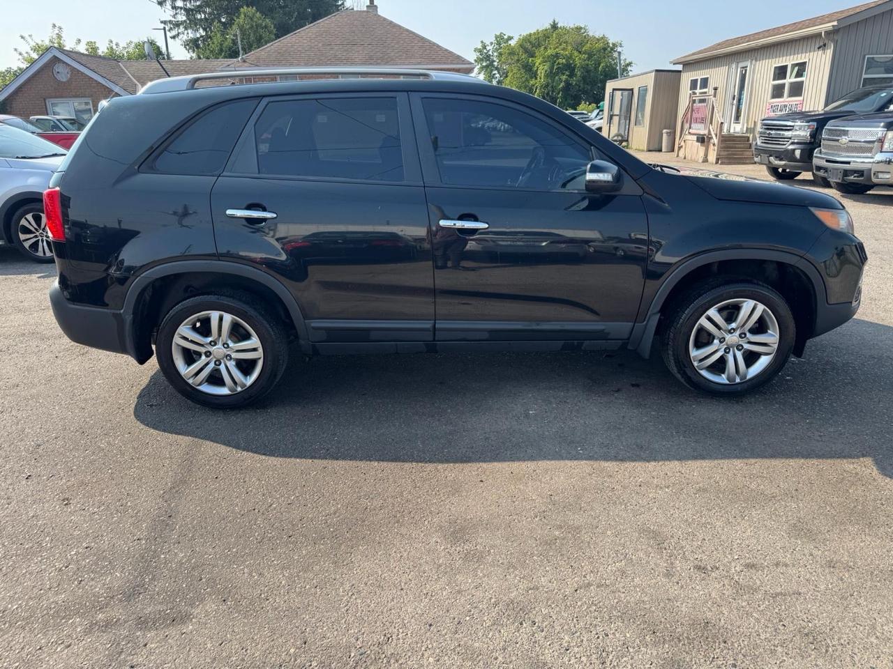 2011 Kia Sorento LX, V6, ONLY 180KMS, CERTIFIED Photo