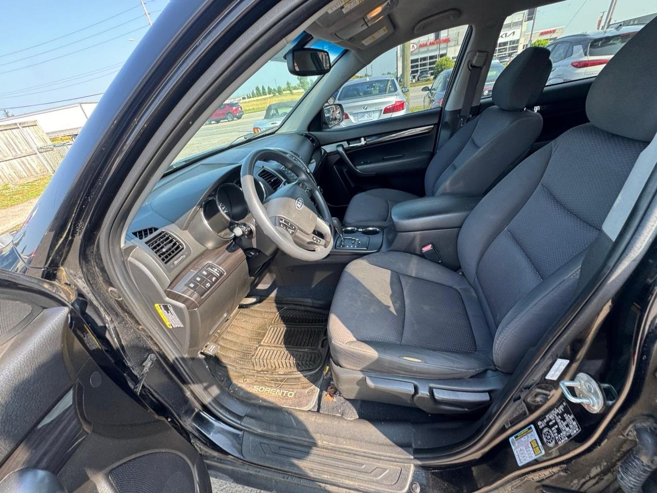 2011 Kia Sorento LX, V6, ONLY 180KMS, CERTIFIED Photo