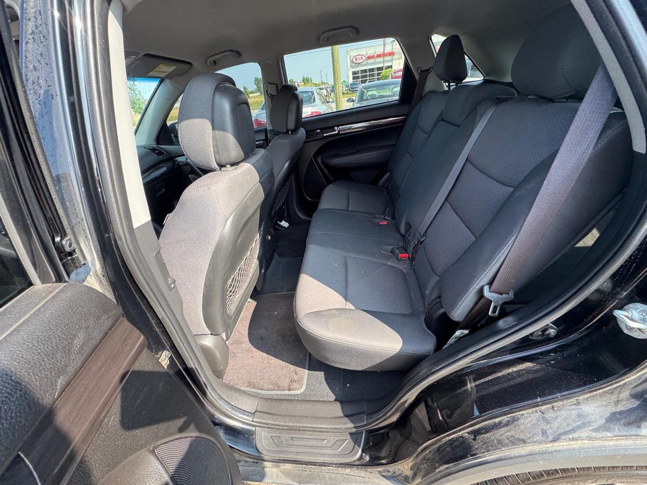 2011 Kia Sorento LX, V6, ONLY 180KMS, CERTIFIED Photo
