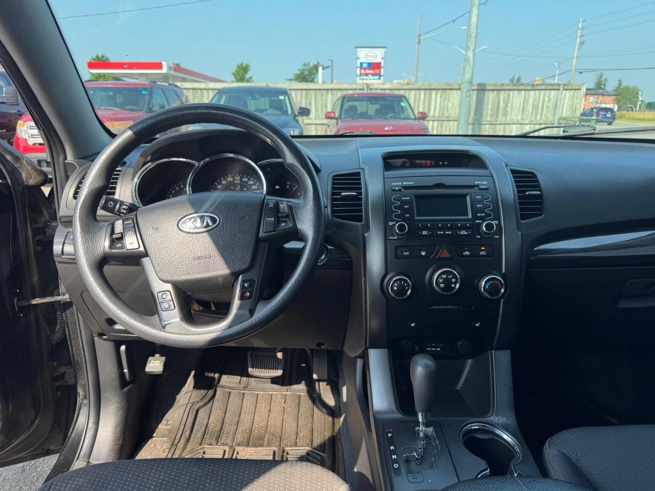 2011 Kia Sorento LX, V6, ONLY 180KMS, CERTIFIED Photo