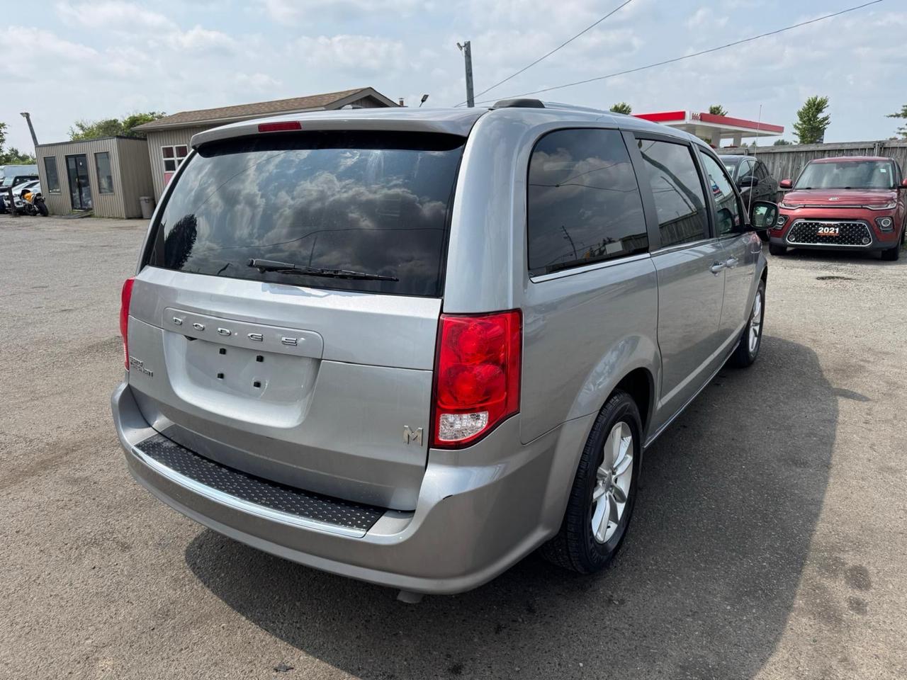 2019 Dodge Grand Caravan SXT Premium Plus, LOADED, WELL MAINTAINED Photo