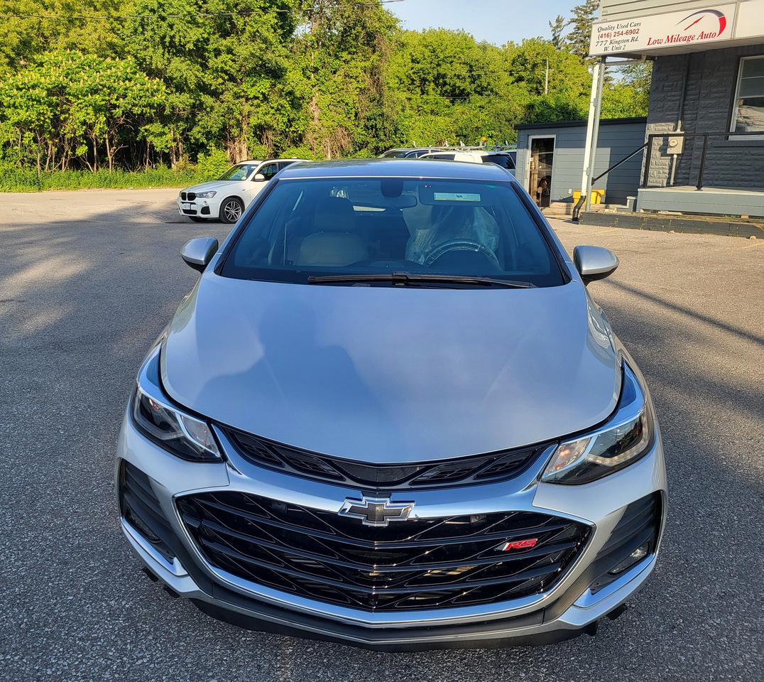 2019 Chevrolet Cruze LT Photo0