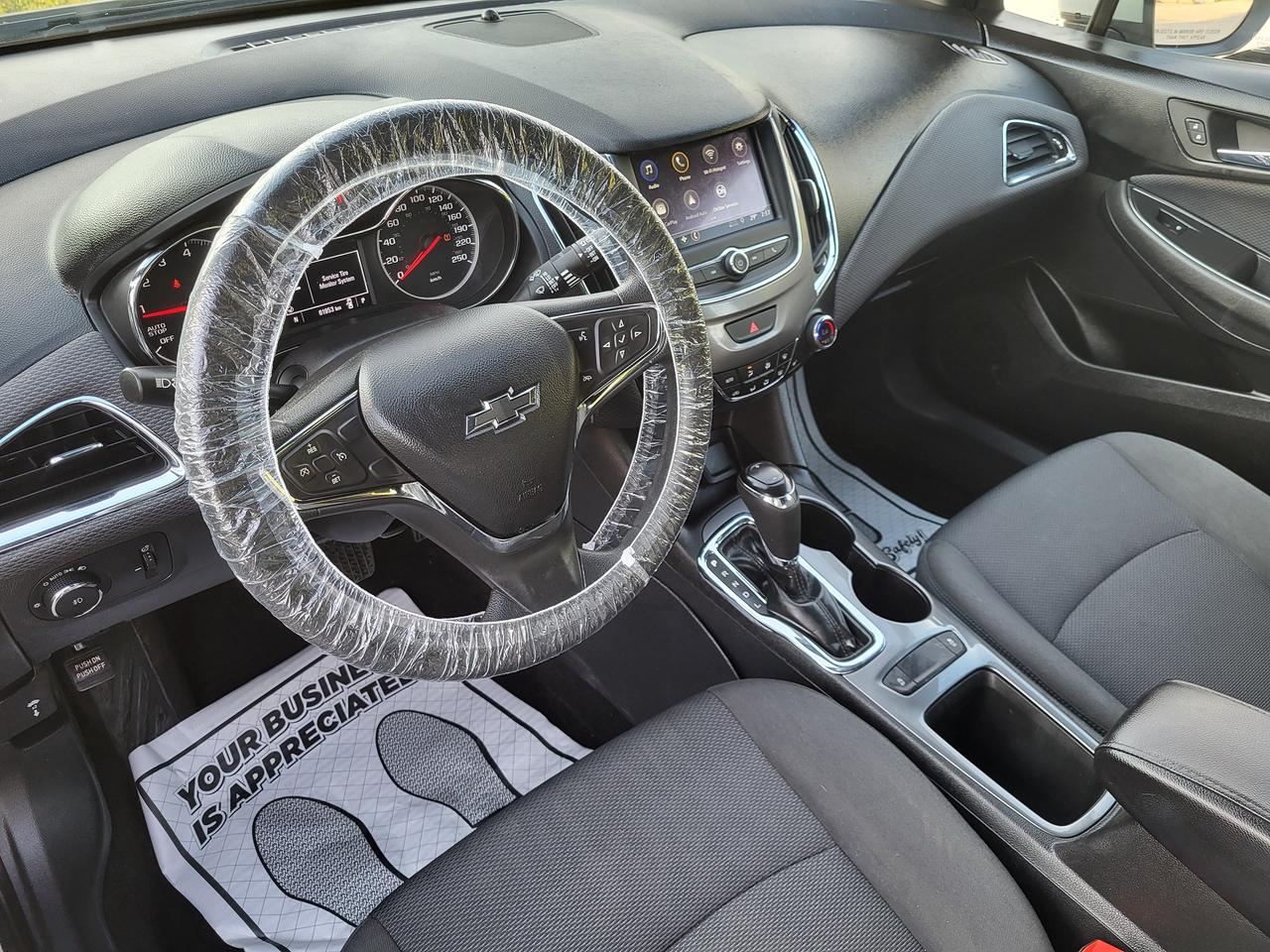 2019 Chevrolet Cruze LT Photo