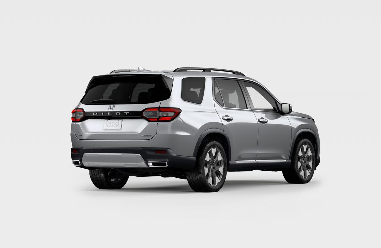 2026 Honda Pilot Touring Photo2