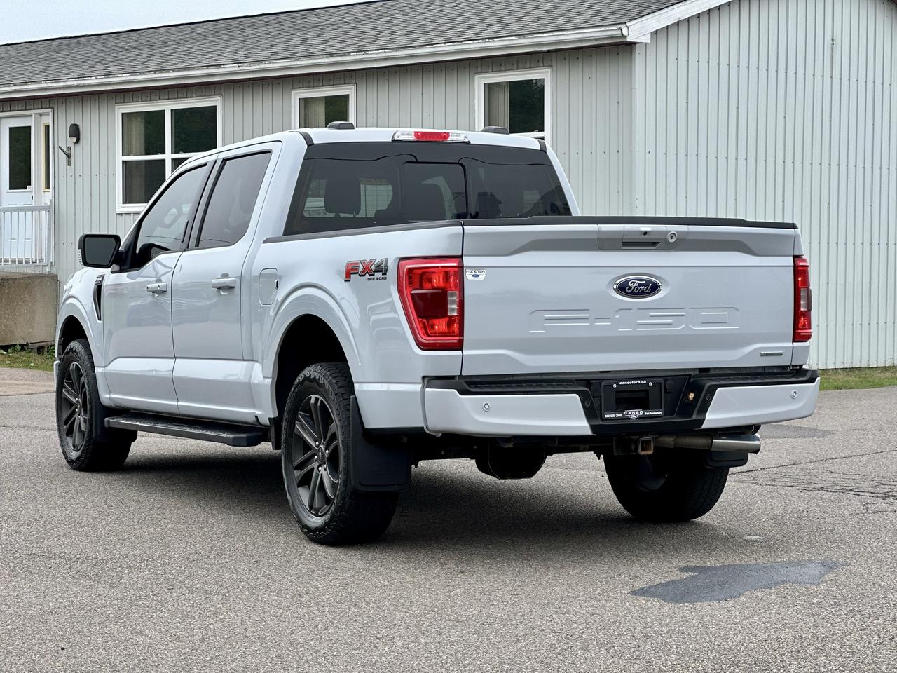2022 Ford F-150 XLT 4WD SuperCrew 5.5' Box Photo3
