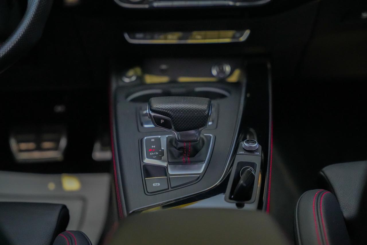 2019 Audi A4 2.0 TFSI Premium Plus quattro 7A Photo
