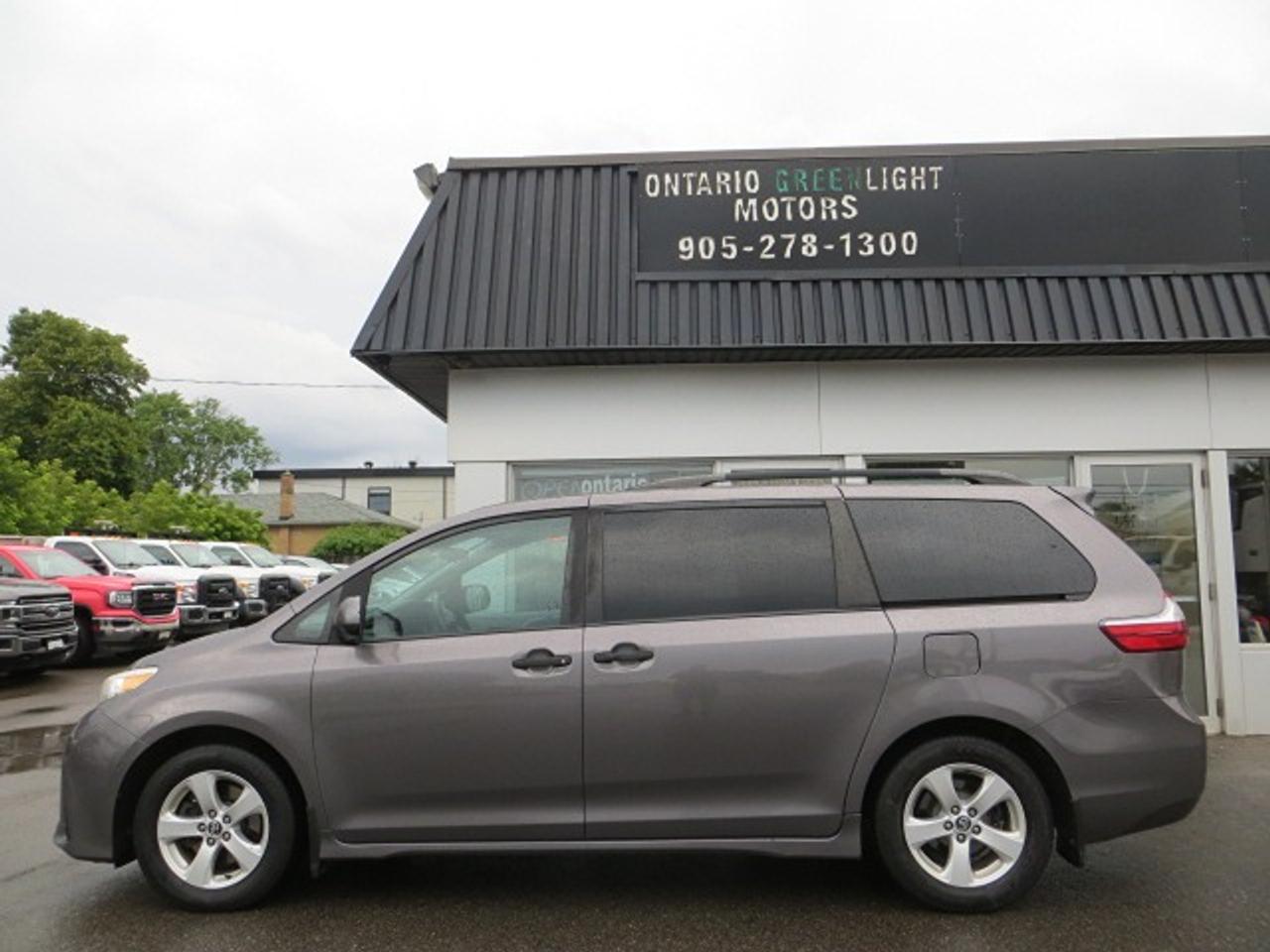 2019 Toyota Sienna CERTIFIED, NO ACCIDENTS - Photo #1