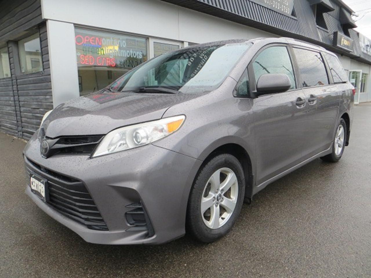 2019 Toyota Sienna CERTIFIED, NO ACCIDENTS Photo