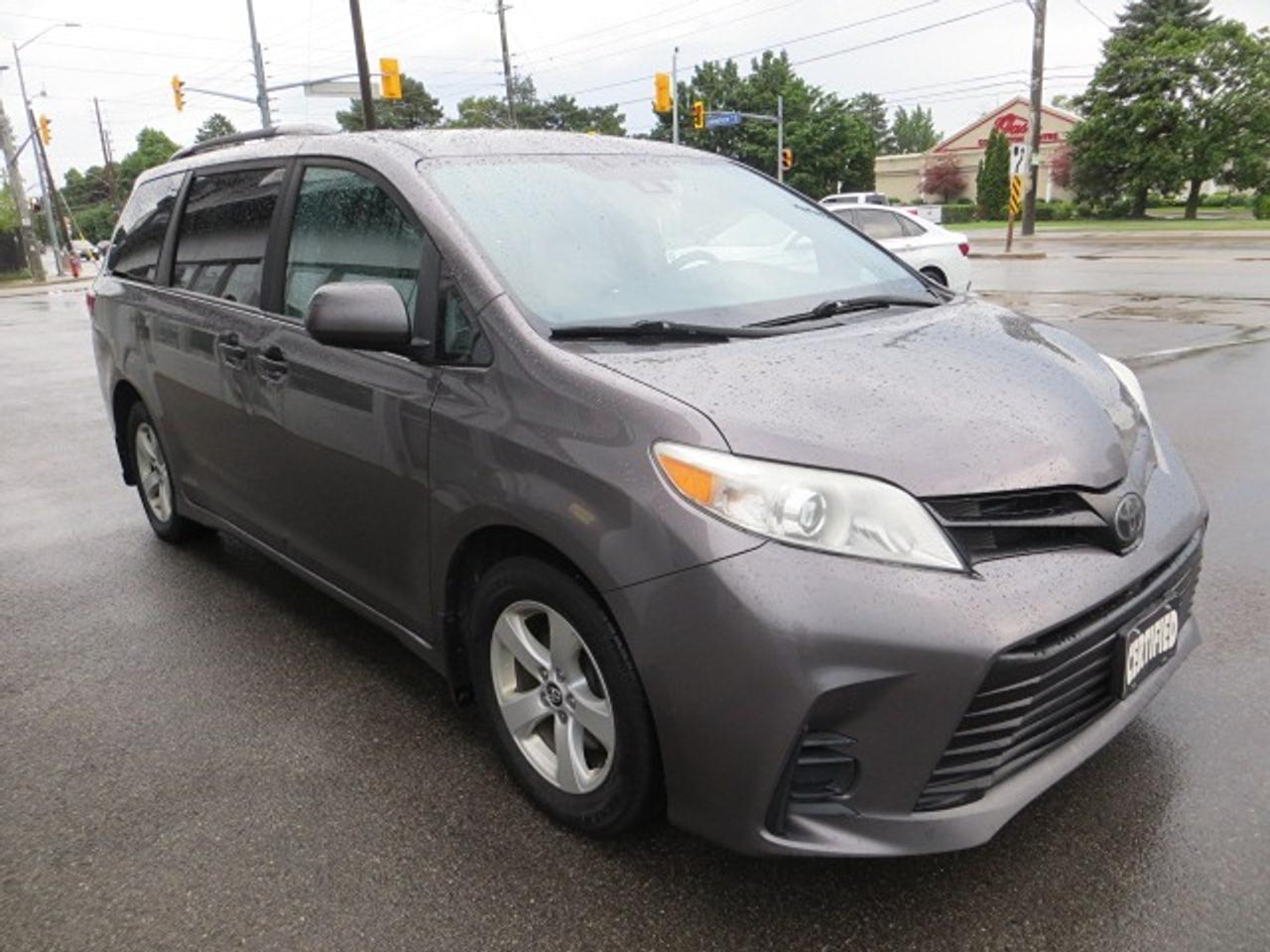2019 Toyota Sienna CERTIFIED, NO ACCIDENTS Photo