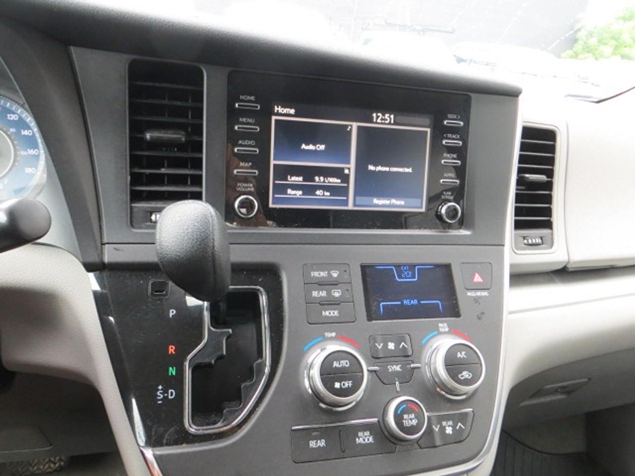 2019 Toyota Sienna CERTIFIED, NO ACCIDENTS Photo