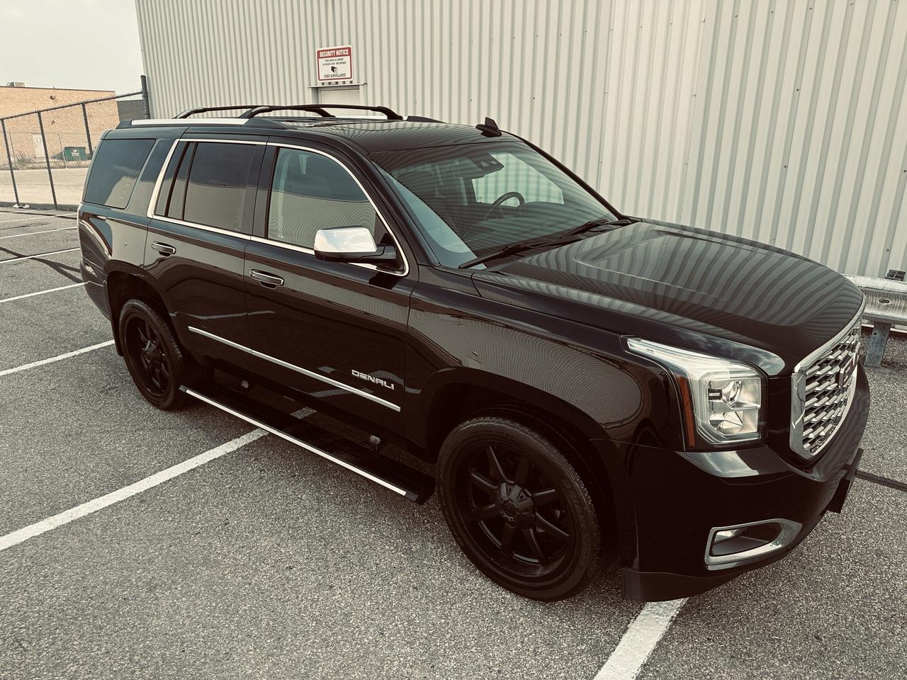 2018 GMC Yukon Denali Ultimate 6.2 L Triple Black Photo
