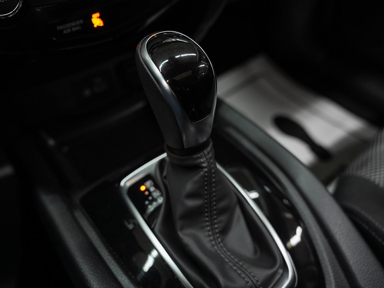 2020 Nissan Qashqai SV AWD | Sunroof | Heated Seats | BSM | CarPlay