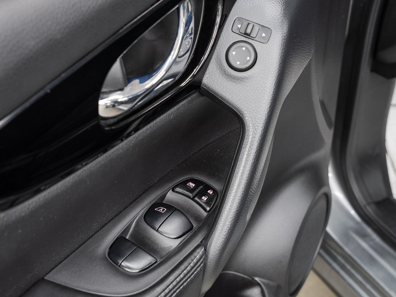 2020 Nissan Qashqai SV AWD | Sunroof | Heated Seats | BSM | CarPlay