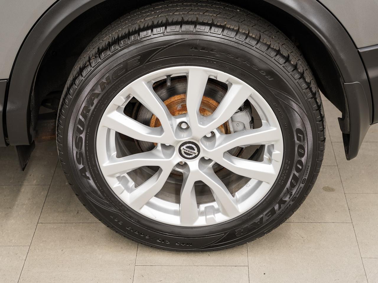 2020 Nissan Qashqai SV AWD | Sunroof | Heated Seats | BSM | CarPlay