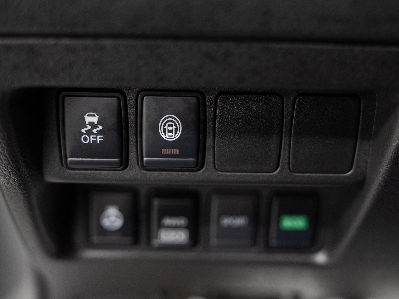 2020 Nissan Qashqai SV AWD | Sunroof | Heated Seats | BSM | CarPlay