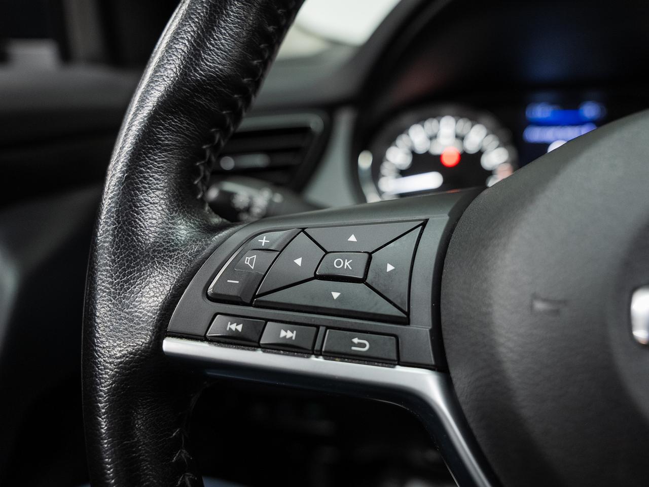2020 Nissan Qashqai SV AWD | Sunroof | Heated Seats | BSM | CarPlay