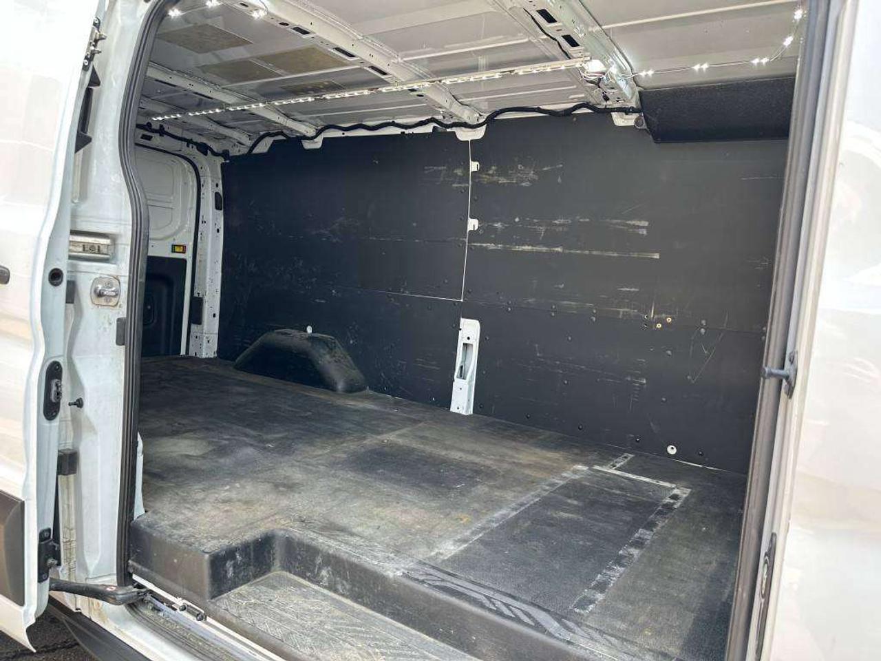 2022 Ford Transit Cargo Van low roof Photo4