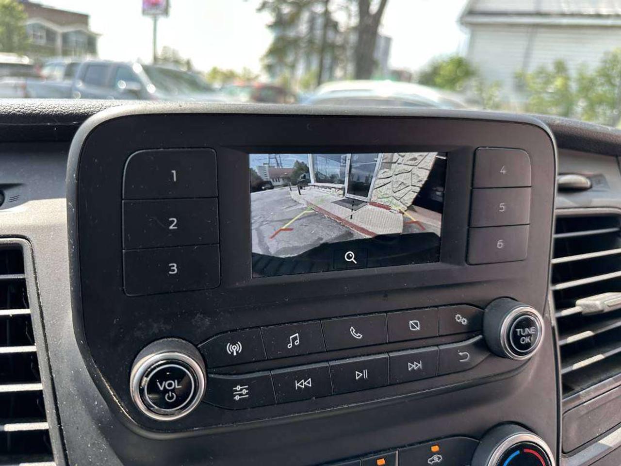 2022 Ford Transit Cargo Van low roof Photo