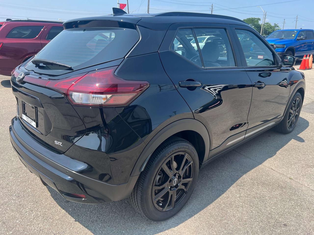 2024 Nissan Kicks SR *BOSE AUDIO *360 CAM *BLACK PACK *REMOTE START Photo