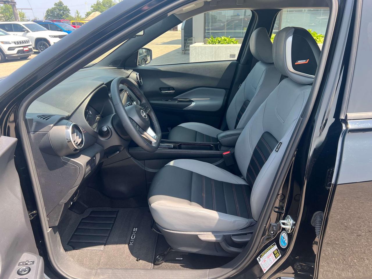 2024 Nissan Kicks SR *BOSE AUDIO *360 CAM *BLACK PACK *REMOTE START Photo