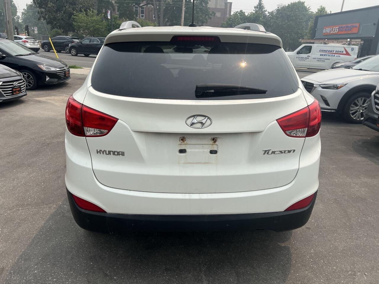 2012 Hyundai Tucson GLS PZEV 4dr SUV (2.4L 4cyl 6A) Photo