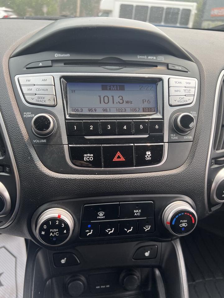 2012 Hyundai Tucson GLS PZEV 4dr SUV (2.4L 4cyl 6A) Photo