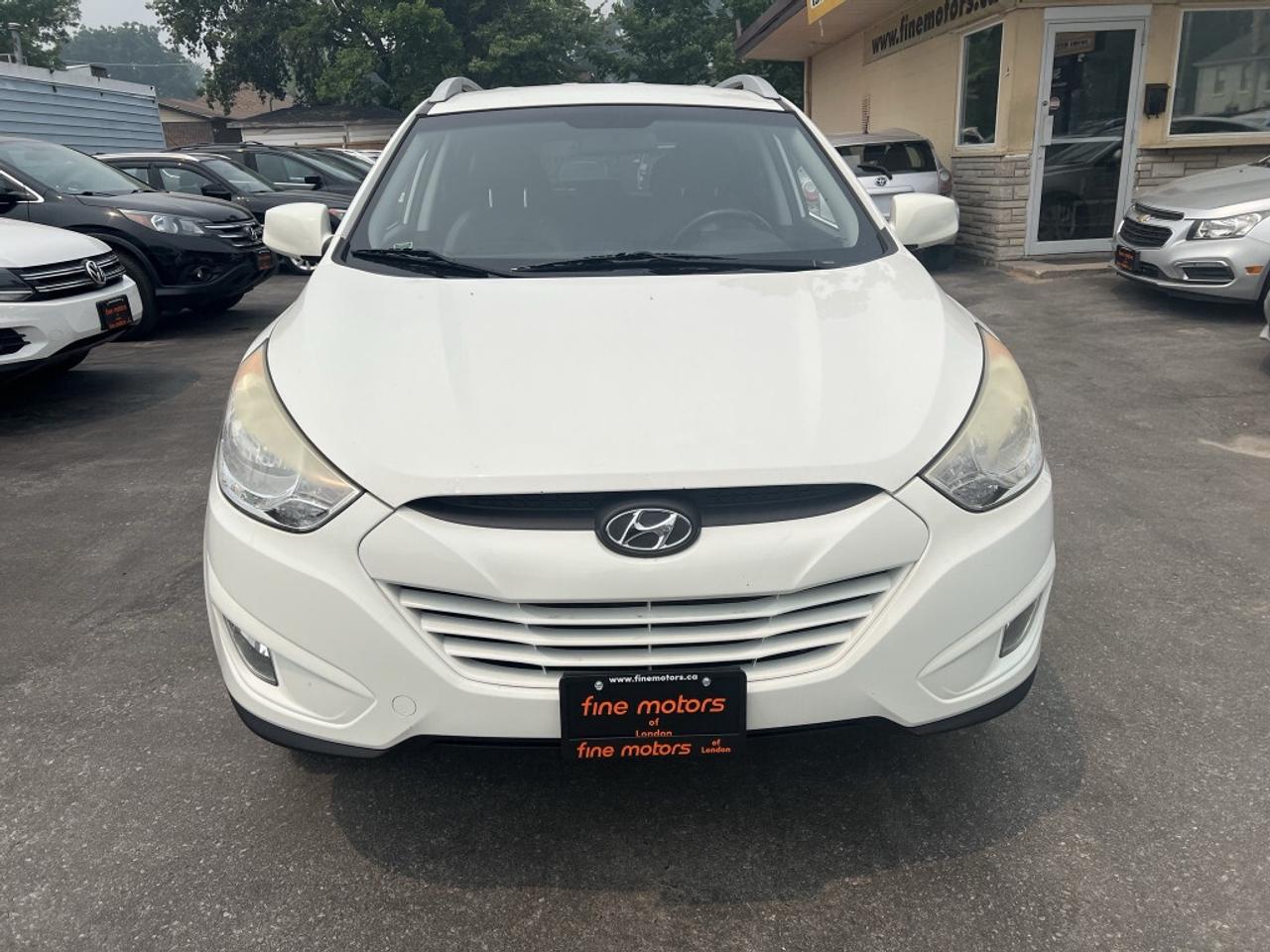 2012 Hyundai Tucson GLS PZEV 4dr SUV (2.4L 4cyl 6A) Photo