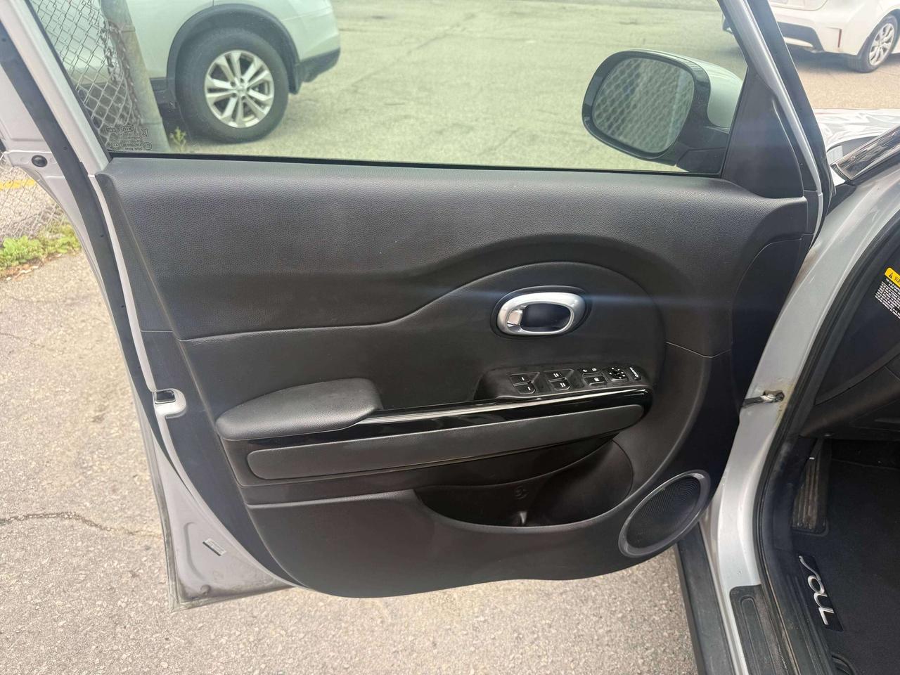 2015 Kia Soul *** 3 YEAR WARRANTY INCLUDED *** Photo
