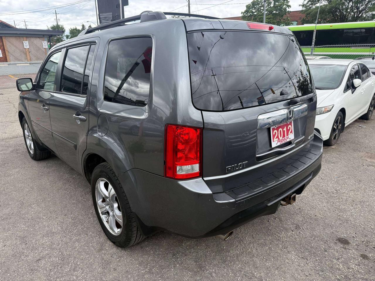 2012 Honda Pilot *** 3 YEAR WARRANTY INCLUDED *** Photo