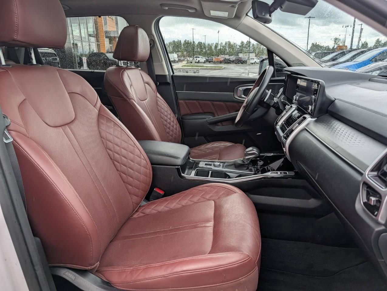 2022 Kia Sorento 2.5T SX w/Burgundy Leather Winter tires on rims Photo