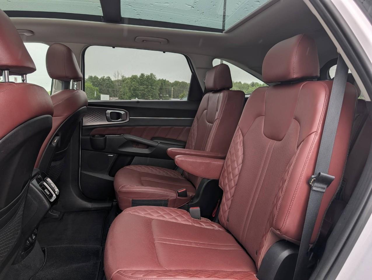 2022 Kia Sorento 2.5T SX w/Burgundy Leather Winter tires on rims Photo
