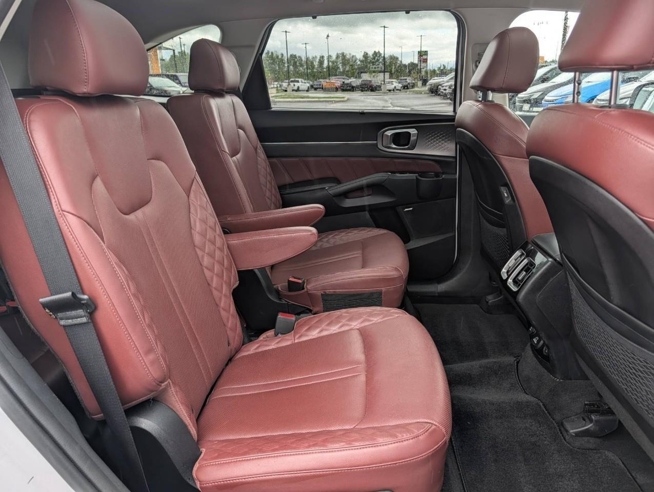 2022 Kia Sorento 2.5T SX w/Burgundy Leather Winter tires on rims Photo