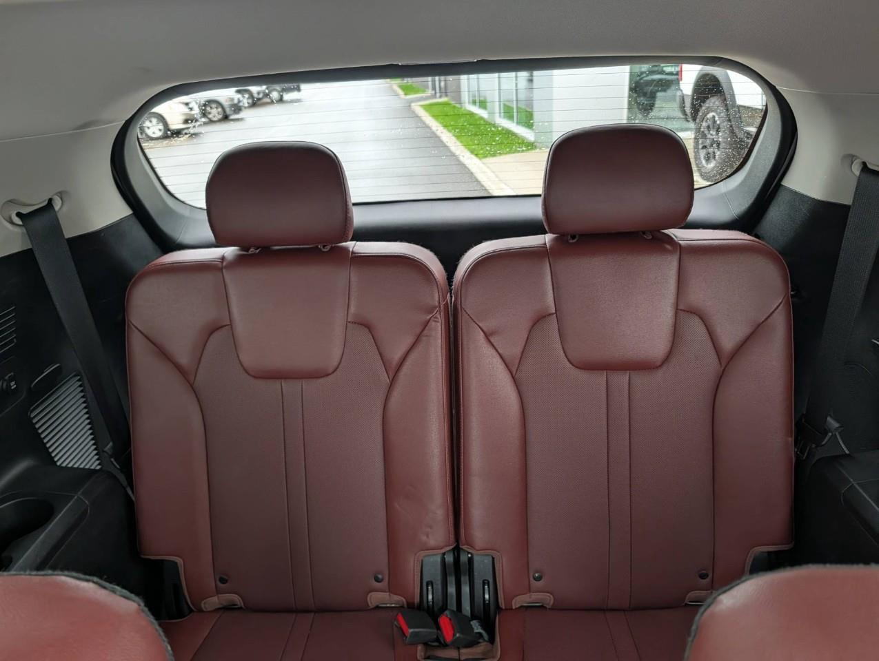 2022 Kia Sorento 2.5T SX w/Burgundy Leather Winter tires on rims Photo