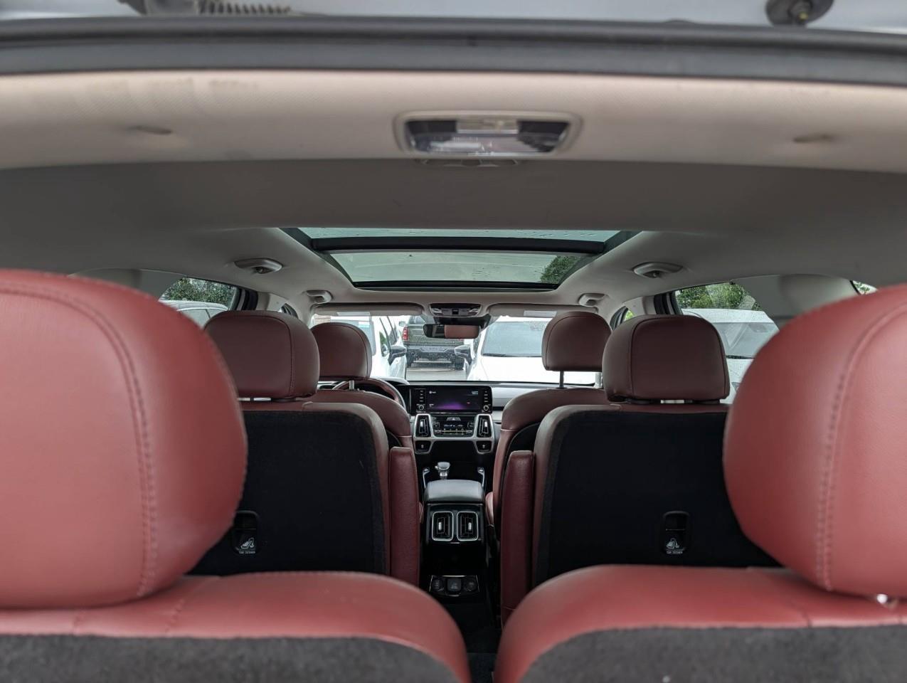 2022 Kia Sorento 2.5T SX w/Burgundy Leather Winter tires on rims Photo