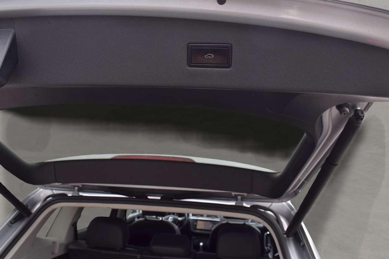 2019 Volkswagen Tiguan Comfortline 4Motion Leather Panoramic Sunroof Navi Photo
