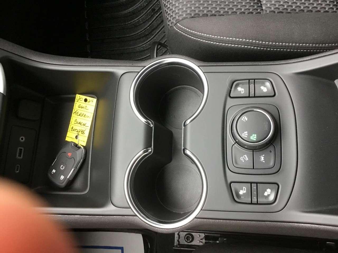 2024 GMC Terrain AWD SLE Photo