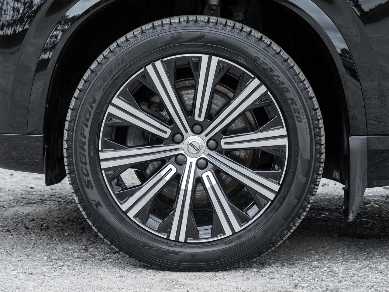 2023 Volvo XC90 B6 AWD Core 7-Seater Photo