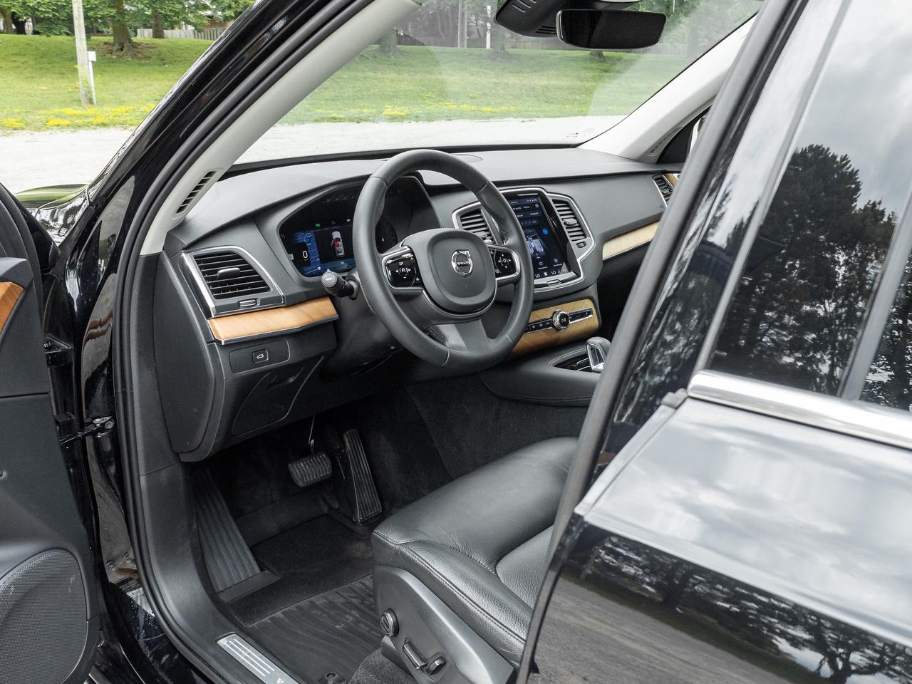 2023 Volvo XC90 B6 AWD Core 7-Seater Photo