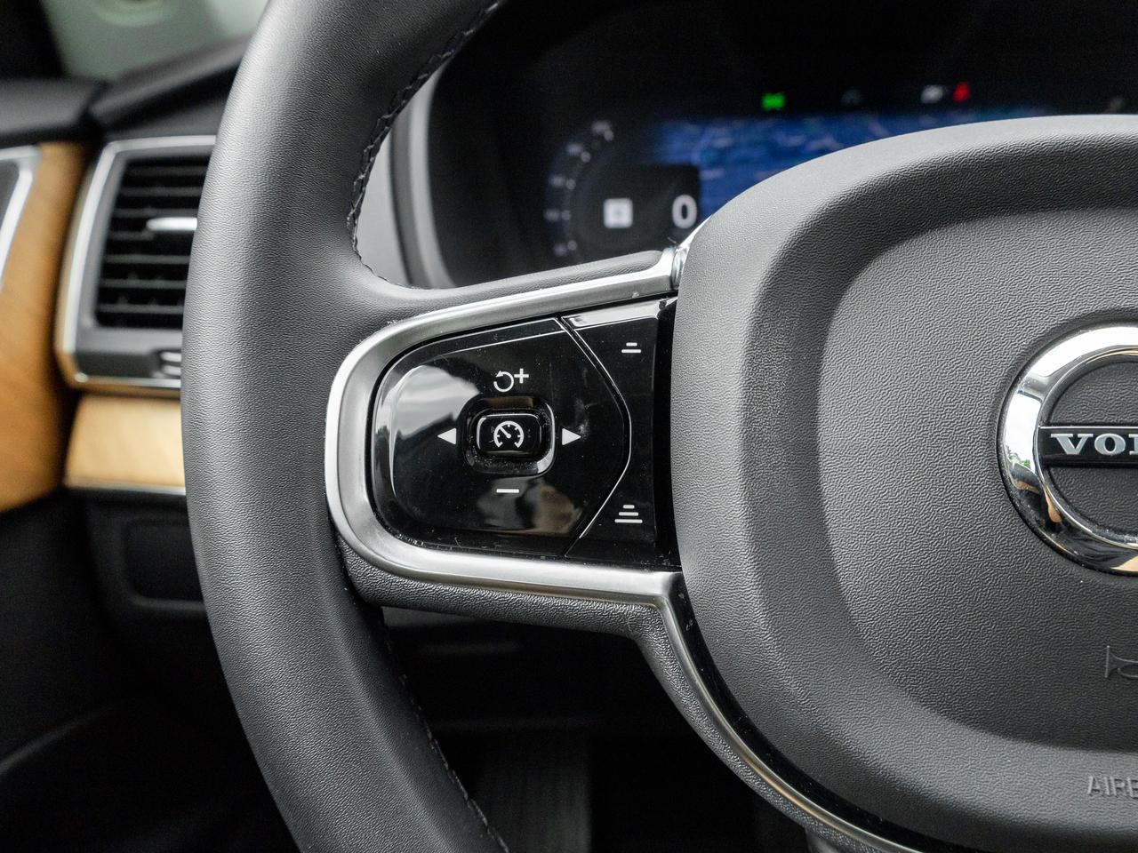 2023 Volvo XC90 B6 AWD Core 7-Seater Photo