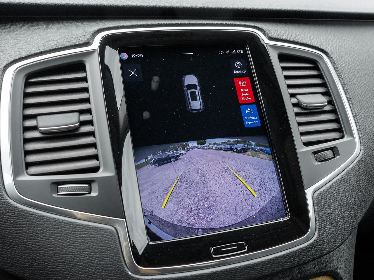 2023 Volvo XC90 B6 AWD Core 7-Seater Photo