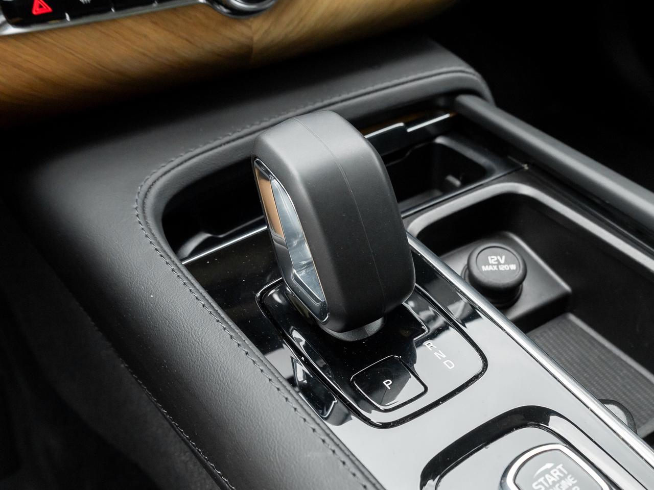 2023 Volvo XC90 B6 AWD Core 7-Seater Photo