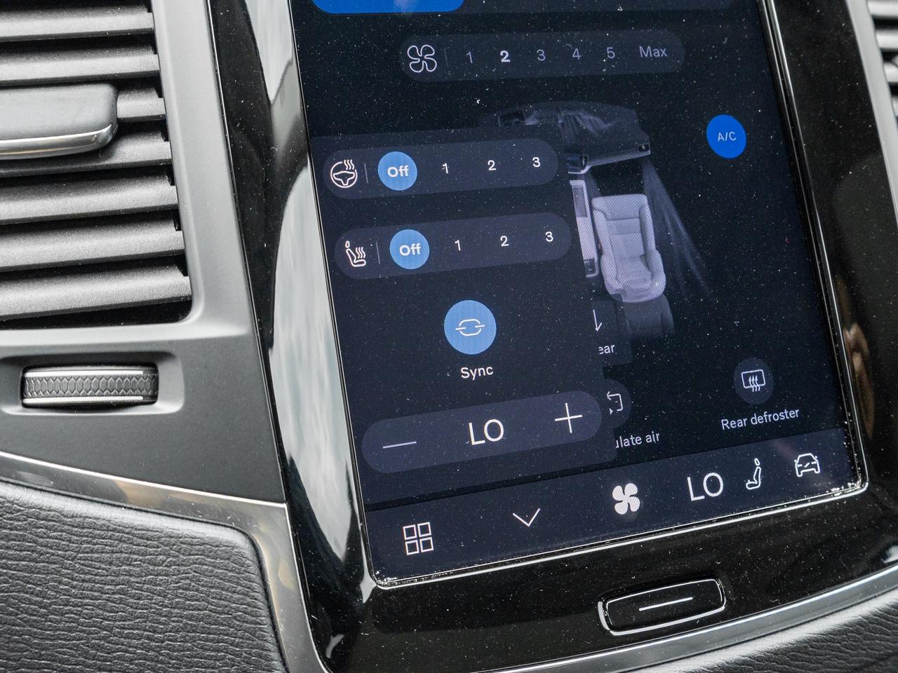 2023 Volvo XC90 B6 AWD Core 7-Seater Photo