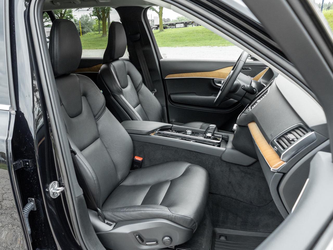 2023 Volvo XC90 B6 AWD Core 7-Seater Photo