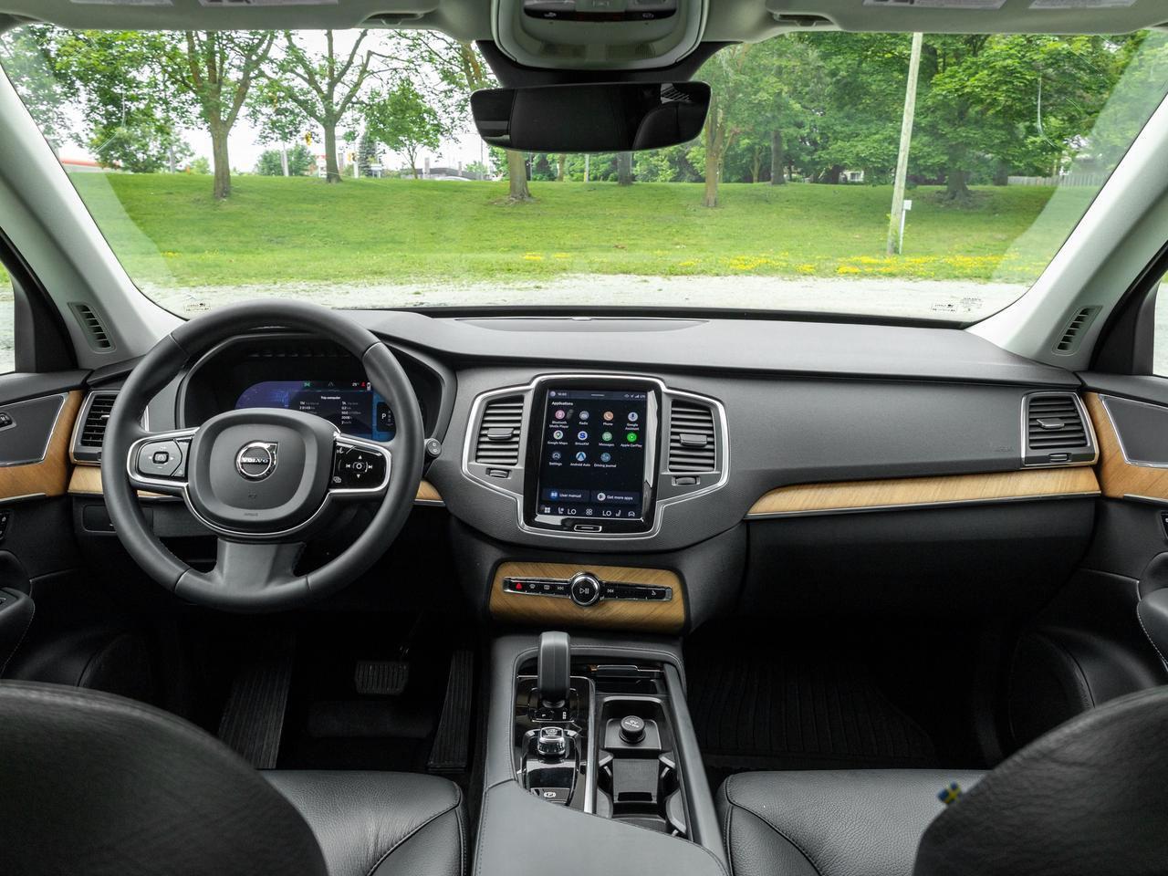 2023 Volvo XC90 B6 AWD Core 7-Seater Photo