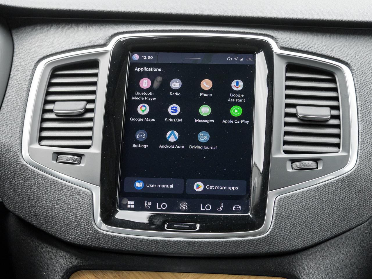 2023 Volvo XC90 B6 AWD Core 7-Seater Photo