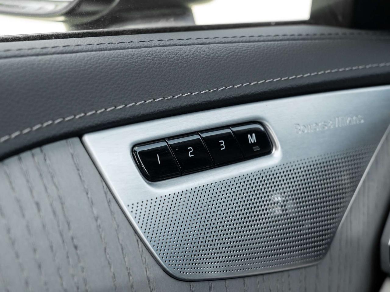 2024 Volvo XC90 Ultimate Bright Theme Photo