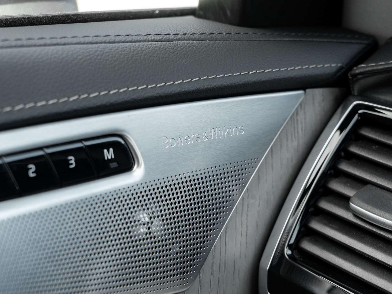 2024 Volvo XC90 Ultimate Bright Theme Photo