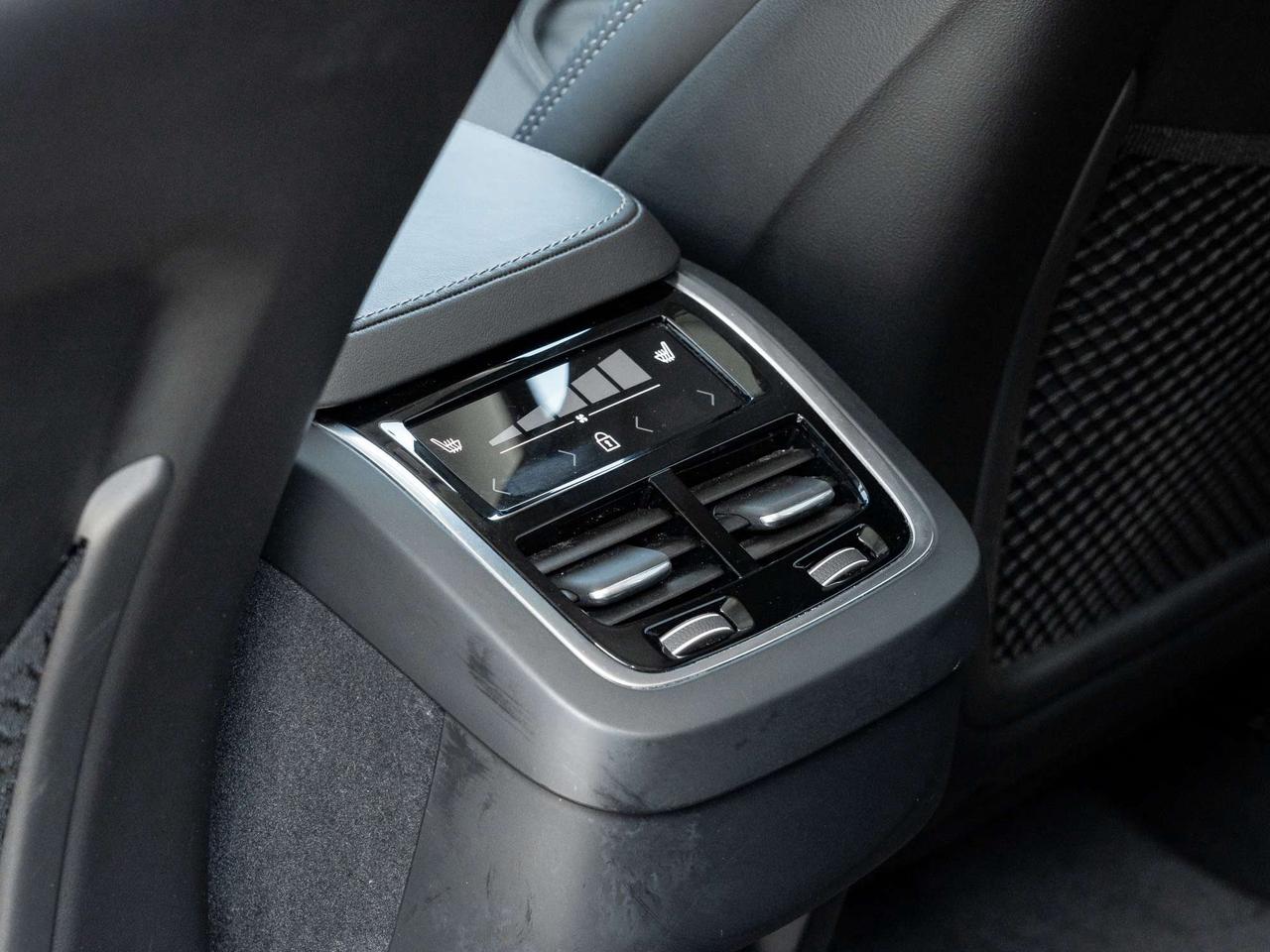 2024 Volvo XC90 Ultimate Bright Theme Photo