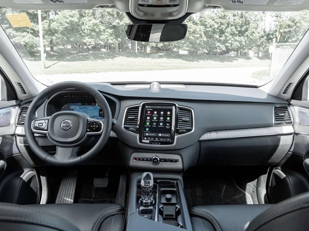 2024 Volvo XC90 Ultimate Bright Theme Photo
